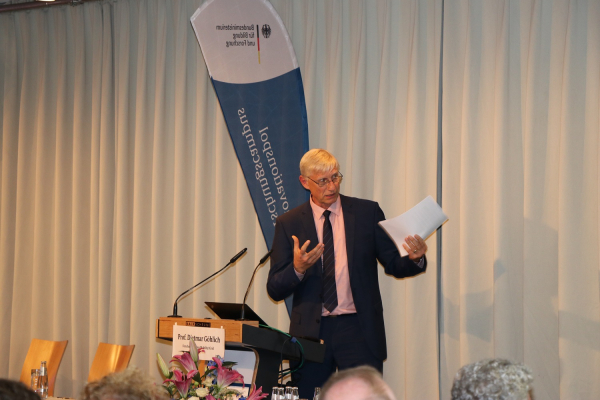 Keynote Professor Göhlich vom Forschungscampus Mobility2Grid