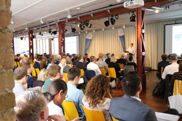 Professorin Enkel von der ZU Friedrichshafen